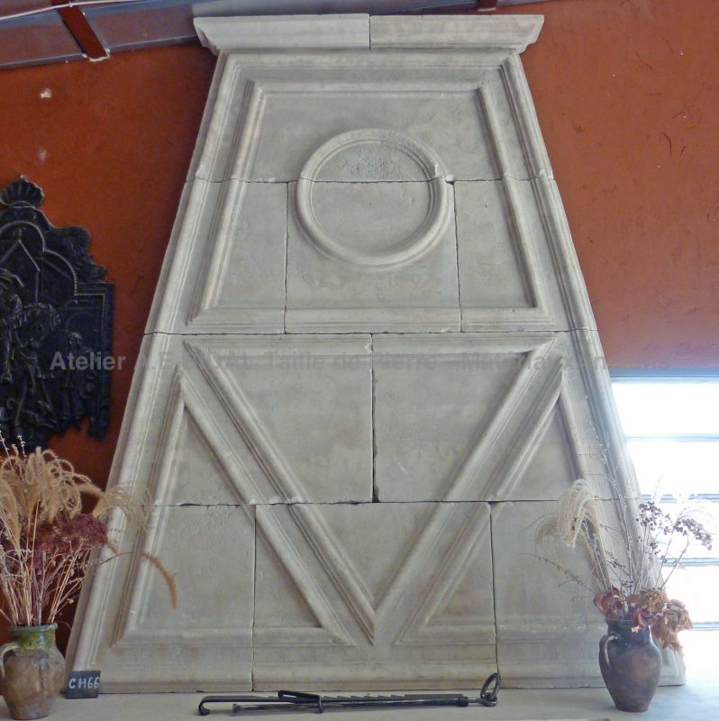 Napoleon III fireplace with trumeau in stone : a classic stone mantelpiece - Atelier Alain BIDAL (Provence)