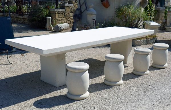 Meuble déco en pierre : table en pierre pour intérieur ou extérieur - Atelier Alain BIDAL (Provence).