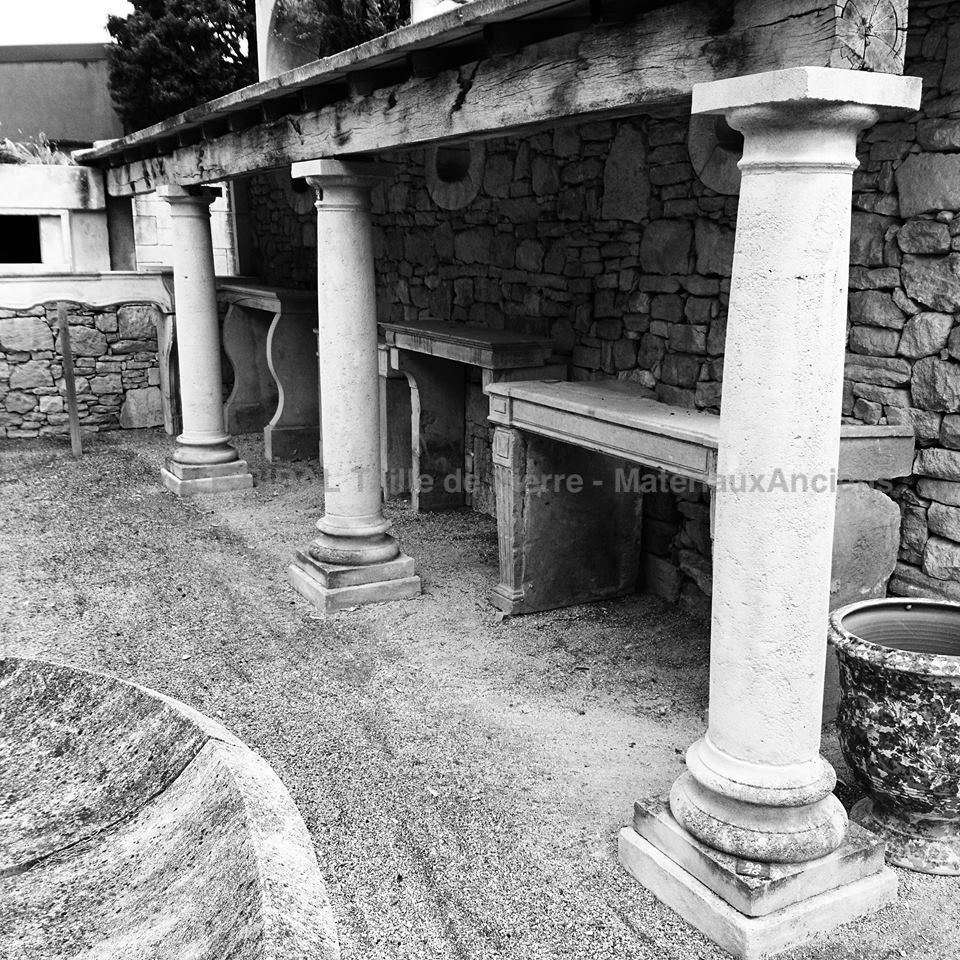 Chez Bidal, tailleur de pierre en Provence, on propose de véritables colonnes en pierre naturelle.