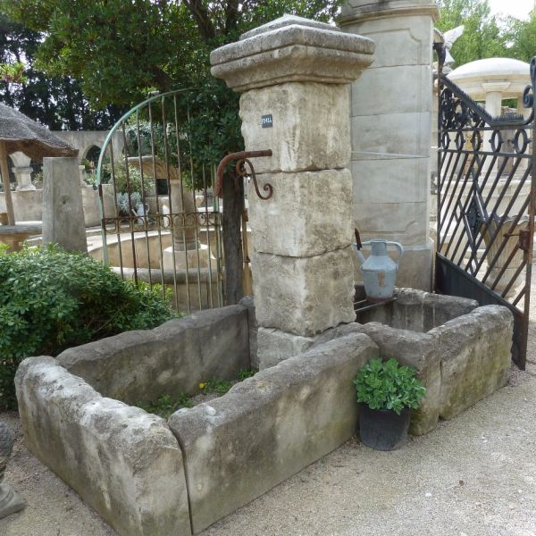Authentic Provence fountain in stone -  Atelier Alain BIDAL (Provence)