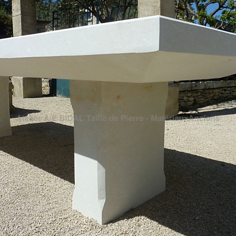 Beautiful stone table - accurate and flawless stone carving for a quality design furniture - Atelier Alain BIDAL (Provence)