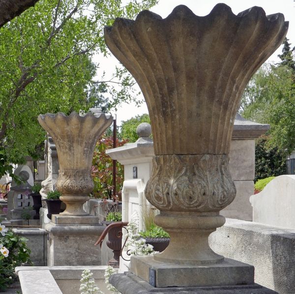 Vase en pierre naturelle | Large vase taillé en pierre d'Estaillades pour la décoration du jardin