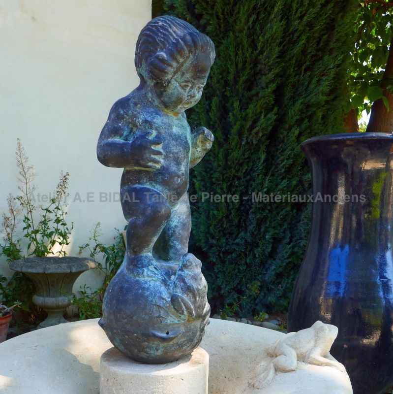 Patinated terracotta putto : Central fountain for sale at Atelier Alain BIDAL (Provence)