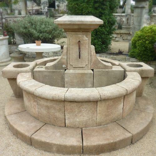 Fontaine de village pour la décoration en pierre de l'extérieur - Atelier Alain BIDAL (Provence)