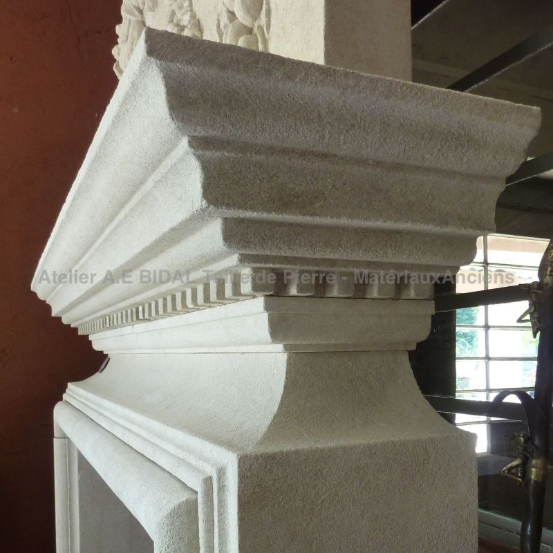 Hand-sculpted details on our reissued Louis XIII mantelpiece in stone - Atelier Alain BIDAL (Provence)