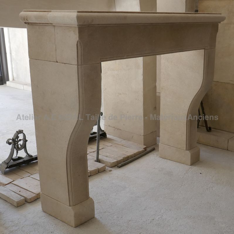 Cheminée provençale en pierre naturelle - Atelier Alain BIDAL (Provence)