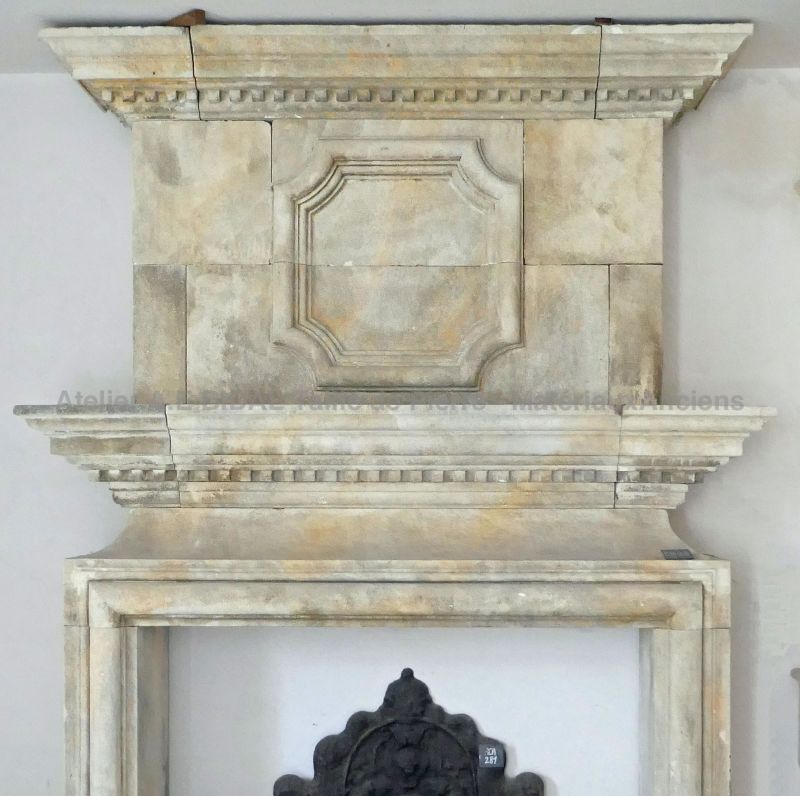 Cheminée pour insert en pierre naturelle du Lubéron - Atelier Alain BIDAL (Provence)