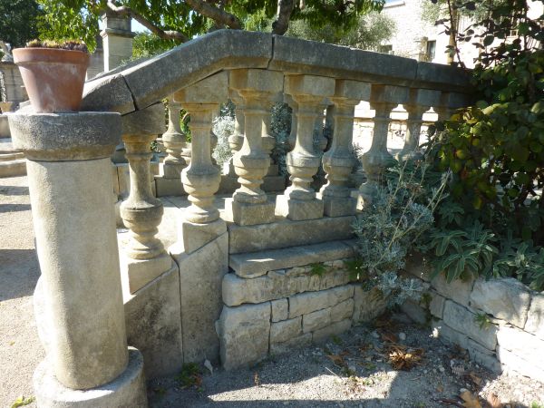 Balustrade extérieure - balustrade d'extérieur du célèbre en Provence tailleur de pierre Alain Bidal