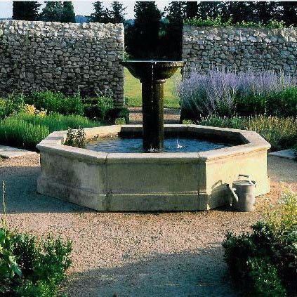 Fontaine en pierre naturelle d'Avy - Atelier Alain BIDAL (Provence)