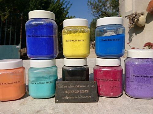 Atelier Alain Bidal : un artisan en Provence qui vous propose fontaines et cheminées en pierre naturelle patinées selon vos souhaits - gratuitement !
