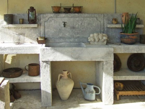 Fabrication artisanale de cuisines en pierre de taille - Atelier Alain Bidal (Provence)