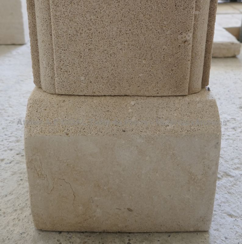 Cheminée classique provençale en pierre de taille - Atelier Alain BIDAL (Provence)