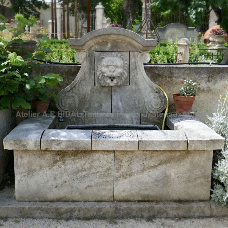 Wall fountain for garden in a natural frost-resistant stone - Atelier Alain BIDAL (Provence)
