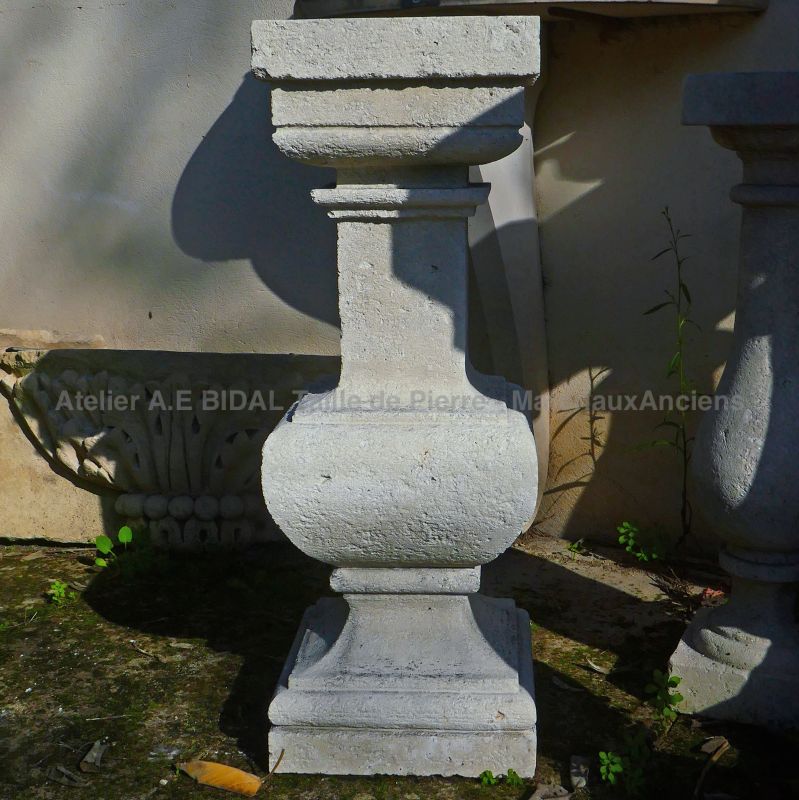 Balustrade en pierre naturelle : fabrication sur mesure signée Atelier Alain BIDAL (Provence)