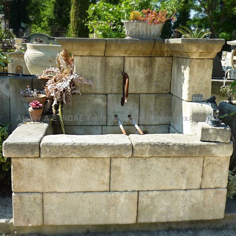 Garden fountain in Avy Natural stone, siz stone not industrialised,