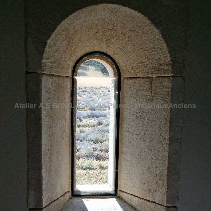 Find a craftman for a window treatment in natural stone