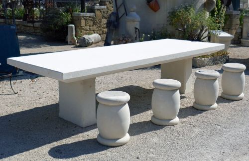 Meuble déco en pierre : table en pierre pour intérieur ou extérieur - Atelier Alain BIDAL (Provence).