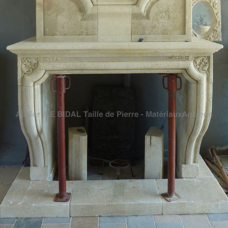 Fireplace with overmantle inspired by the classic Louis XIV mantels - Atelier Alain BIDAL (Provence)